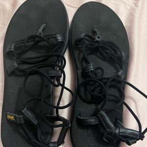 Gently used Women’s slingback sling sandals